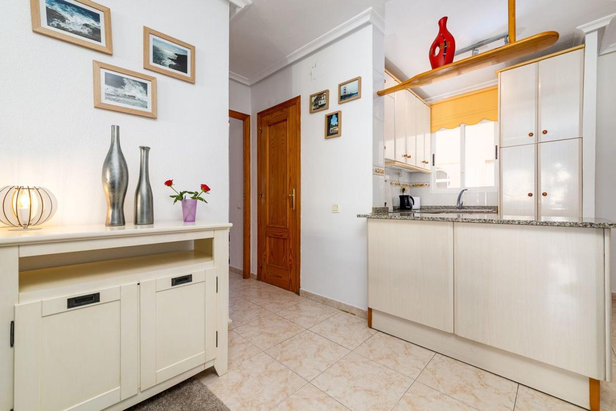 Sprzedaż mieszkania w Piso en Robleda, 18, La Siesta - El Salado - Torreta, Torrevieja, Torrevieja
 photo 3