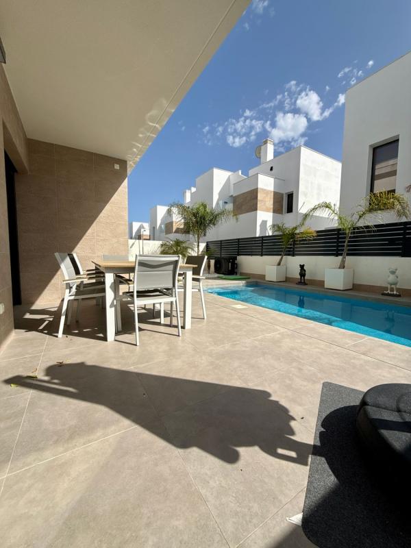 Properties for sale and rent in Spain photo 3