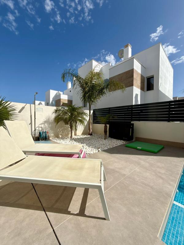 Properties for sale and rent in Spain photo 5