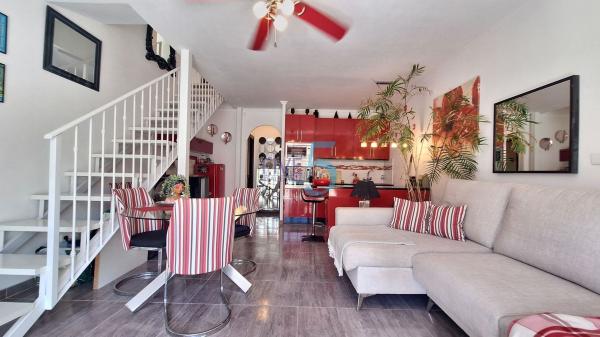 Chalet independiente en venta en Casa o chalet en La Siesta - El Salado - Torreta, Torrevieja, Torrevieja
thumbnail 2