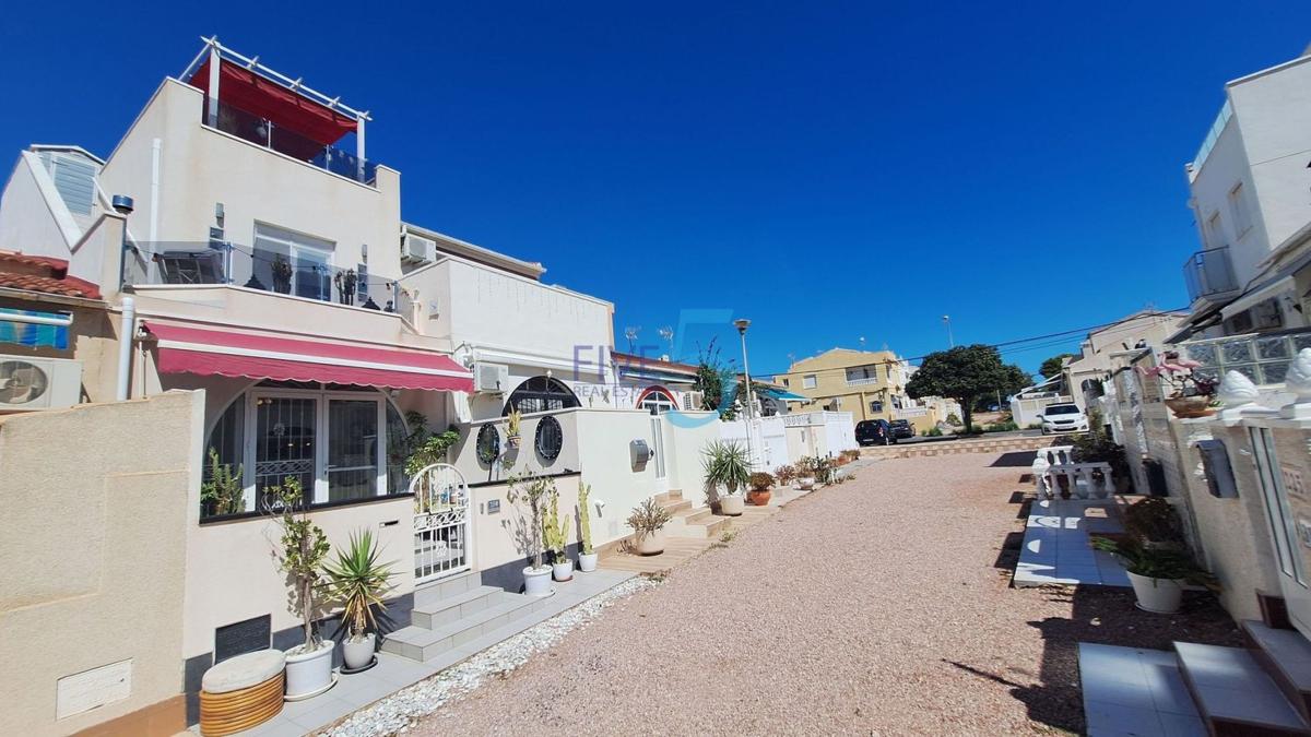 Venta de chalet independiente en Casa o chalet en La Siesta - El Salado - Torreta, Torrevieja, Torrevieja
 photo 5