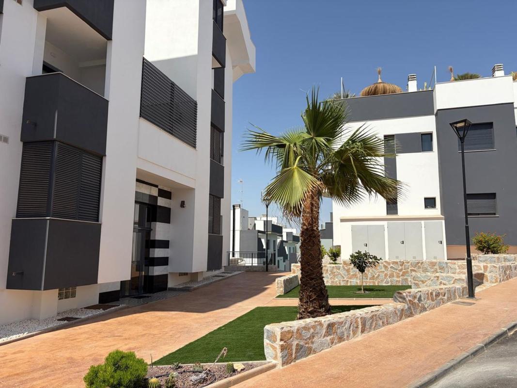 Penthouse sale in  Ático en Calle Lago de Sanabria, 532, Zona Lago - Los Almendros, Orihuela, Orihuela photo 3