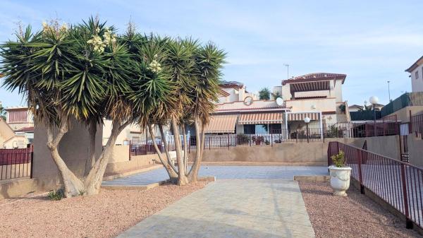 Chalet pareado en Calle Alfredo Kraus, San Fulgencio photo 4