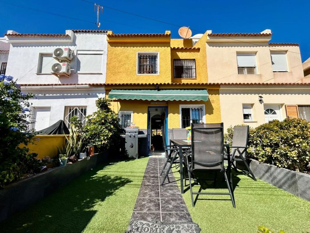 Venta de chalet independiente en Casa o chalet en La Siesta - El Salado - Torreta, Torrevieja, Torrevieja
photo 1