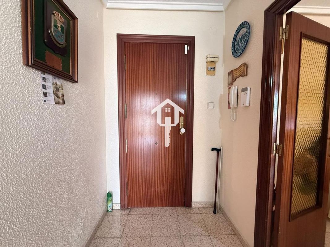Sale of apartment in Piso en Calle Doctor Claramunt, Virgen del Remedio - Parque lo Morant, Alicante / Alacant, Alicante
 photo 2