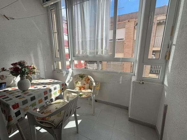 Venta de piso en Piso en Calle Radio Murcia, Las Piscinas Naturales, Torrevieja, Torrevieja
 photo 2