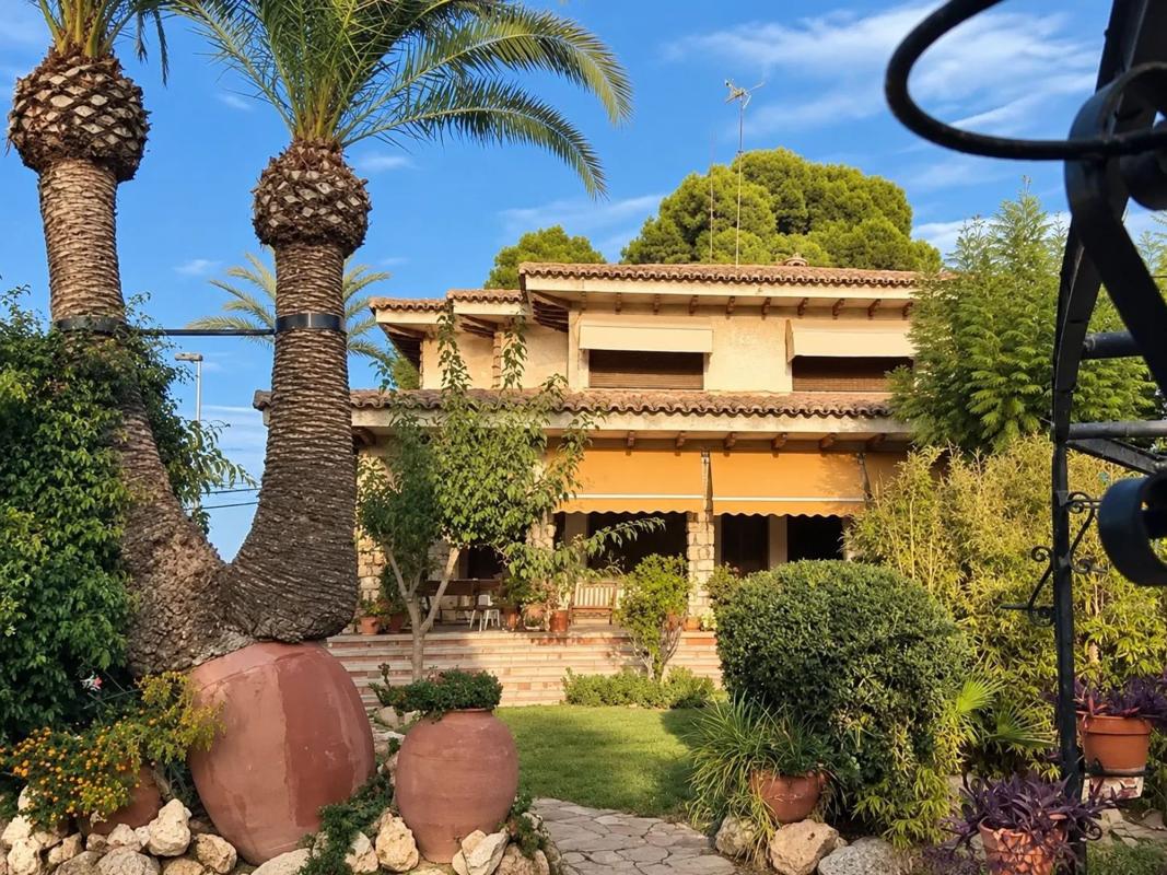Properties for sale and rent in Spain photo 5