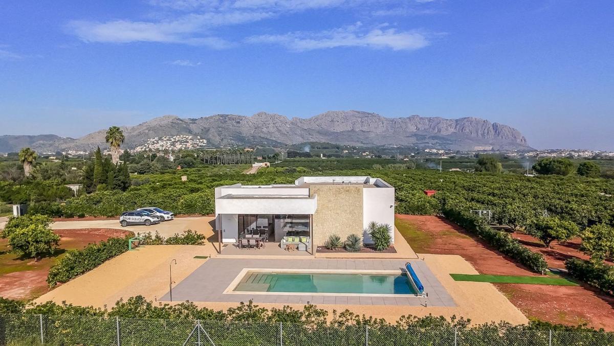 Properties for sale and rent in Spain photo 2