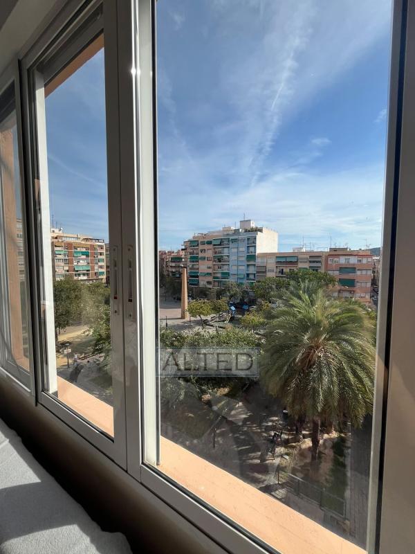 Продажа квартиры на Piso en Calle Pascual de la Mata, 18, Carolinas Altas, Alicante / Alacant, Аликанте / Алакант
 photo 2
