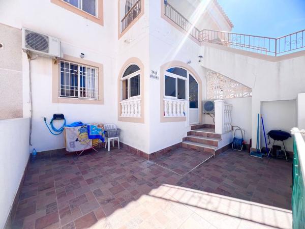 Продажа квартиры на Piso en Calle Manuel Balaguer Lopez, La Siesta - El Salado - Torreta, Torrevieja, Торревьеха
photo 1