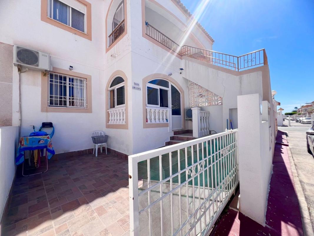 Venta de piso en Piso en Calle Manuel Balaguer Lopez, La Siesta - El Salado - Torreta, Torrevieja, Torrevieja
photo 2