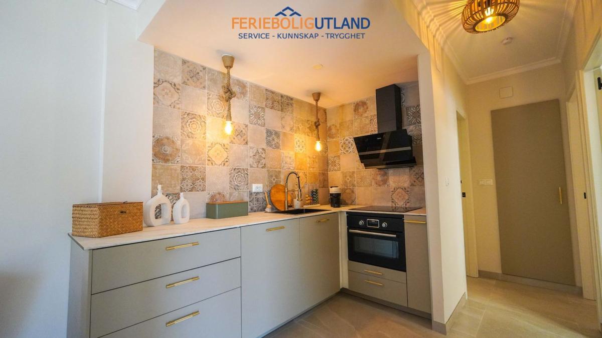 Sale of independent chalet in Casa o chalet en Calle Minerva, 141, Torreblanca, Torrevieja, Torrevieja
photo 3