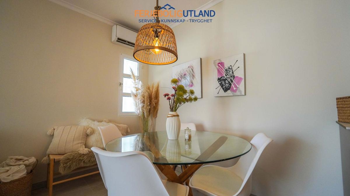 Sale of independent chalet in Casa o chalet en Calle Minerva, 141, Torreblanca, Torrevieja, Torrevieja
photo 5