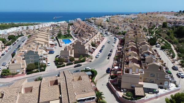 Chalet pareado en Calle Canarias, Monte y Mar, Gran Alacant thumbnail 3