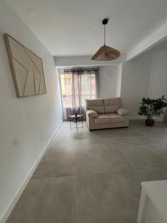 Продажа квартиры на Piso en Calle Monforte del Cid, Carolinas Altas, Alicante / Alacant, Аликанте / Алакант
thumbnail 3