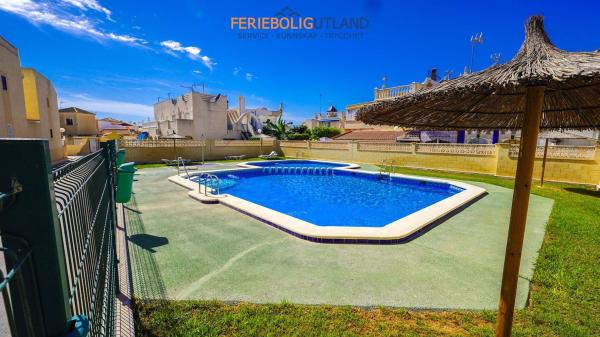 Продажа квартиры на Piso en Urbanización Jardín del Mar IV, 51, La Siesta - El Salado - Torreta, Torrevieja, Торревьеха
thumbnail 3