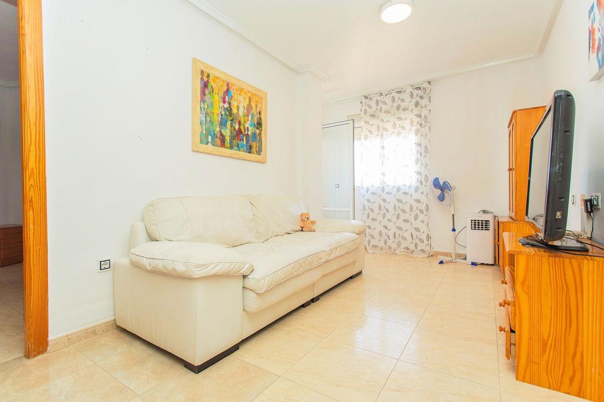 Продажа квартиры на Piso en Calle San Pascual, Antonio Machado, Torrevieja, Торревьеха
photo 1