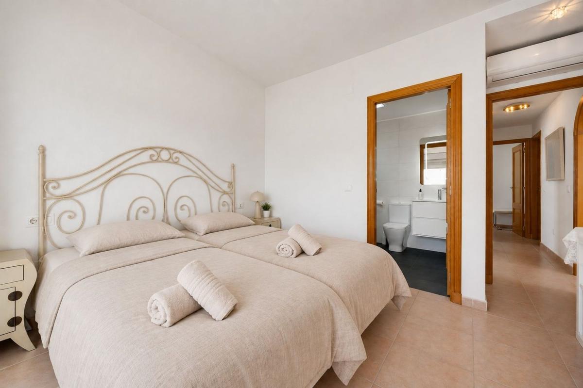 Продажа пентхауса на  Ático en Calle Basilio Paredes, 14, Puerto Deportivo, Guardamar del Segura, Гуардамар-дель-Сегура photo 4