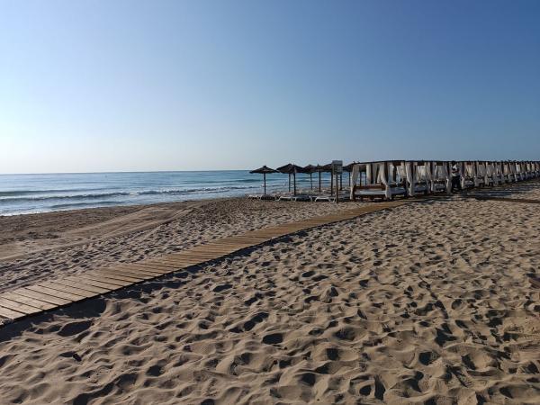 Chalet adosado en Avenida de Noruega, 225, Mediterráneo-Novamar, Gran Alacant thumbnail 2