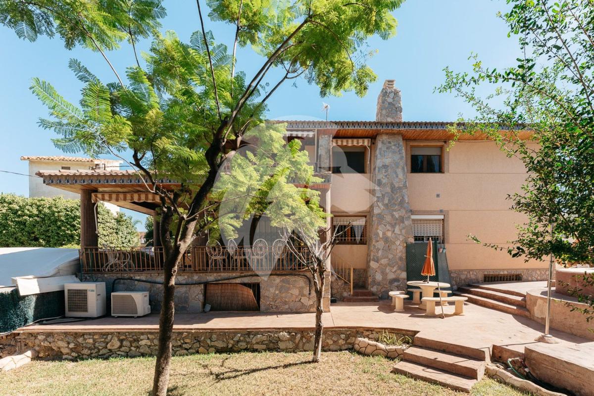 Terreno en venta en Alicante / Alacant, Alicante photo 2