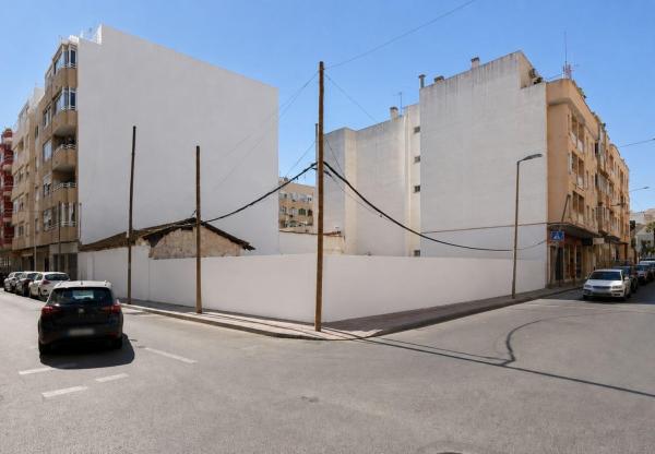 🏗️ SOLAR URBANO EN ESQUINA EN VENTA | TORREVIEJA (ALICANTE) ✔ Edificación prevista desde la calle apolo Planta Baja + 3 plantas + Ático  ✔ Edificación prevista desde la Diego Ramírez Past photo 2