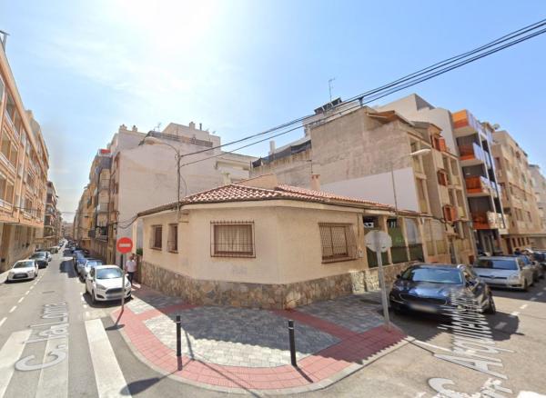 PARCELA URBANA PARA PROMOCIÓN DE VIVIENDAS – TORREVIEJA photo 1