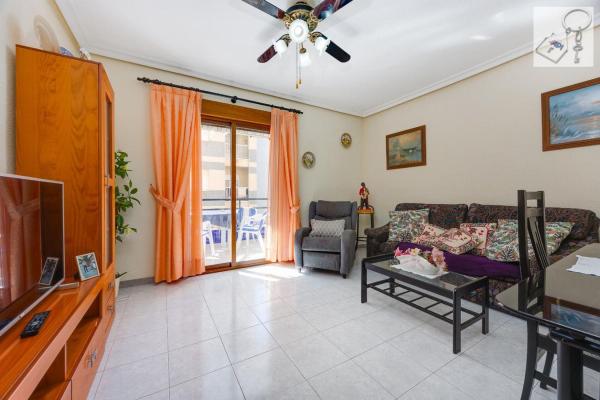 Venta de piso en Piso en Avenida Habaneras - Curva de Palangre, Torrevieja, Torrevieja
photo 1