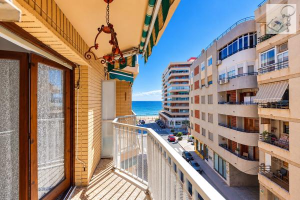 Sprzedaż mieszkania w Piso en El Acequión, Torrevieja, Torrevieja
photo 1
