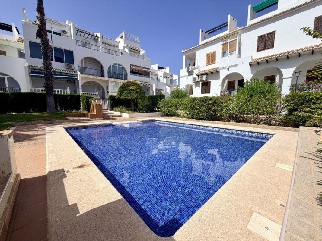 Продажа пентхауса на  Ático en Calle Bravo Hills Club, Rojales Hills - Rosa Bungalows, Rojales, Рохалес photo 2