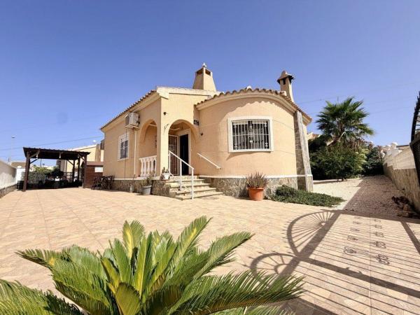 Частный шале на продаже в Casa o chalet en Calle Almería, Benijofar, Бенихофар photo 1