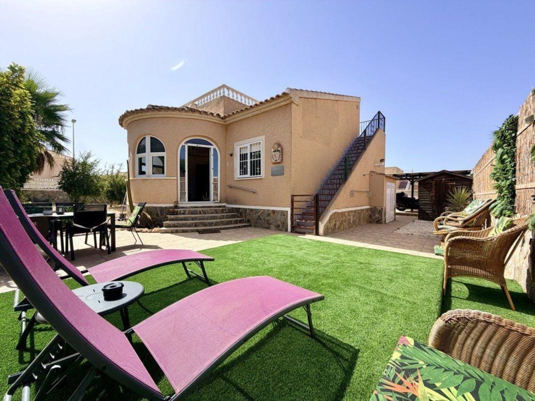 Продажа отдельного шале в  Casa o chalet en Calle Almería, Benijofar, Бенихофар photo 2
