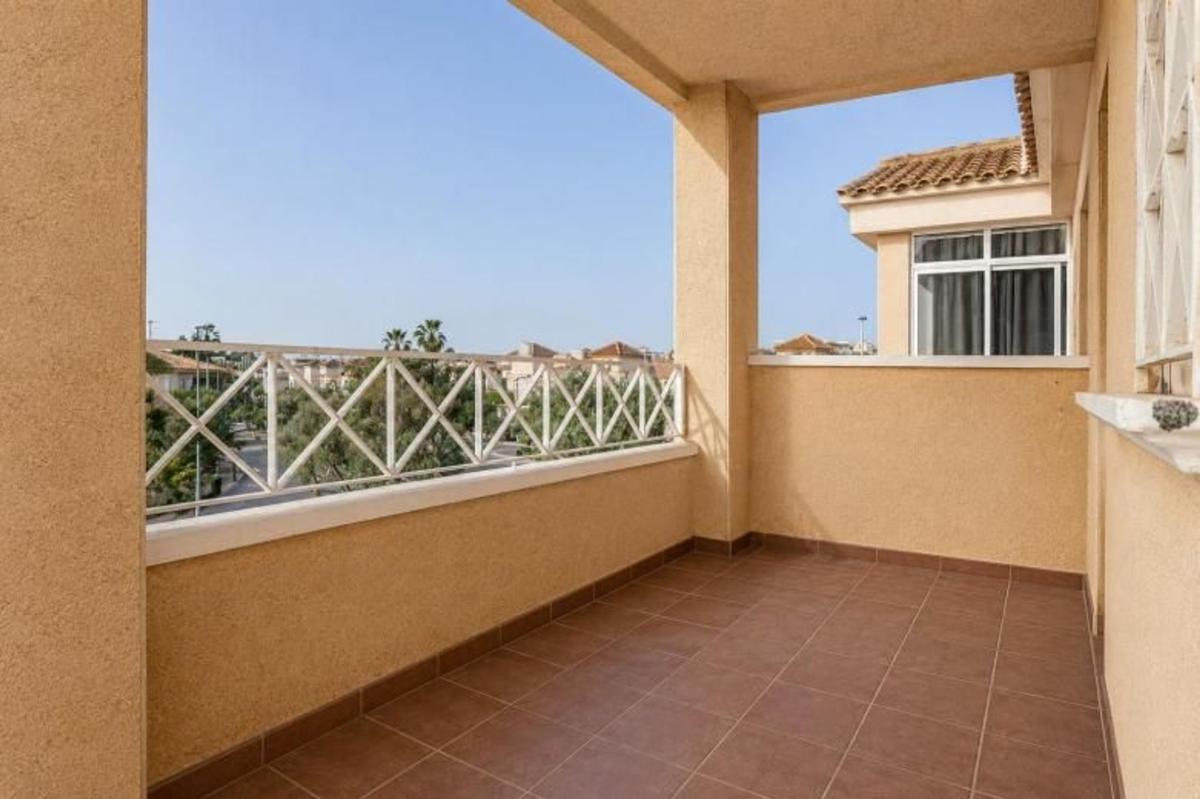Sprzedaż mieszkania w Piso en Calle Francisco Alonso Lorenzo, Parque Acuático - Sector 25, Torrevieja, Torrevieja
 photo 3