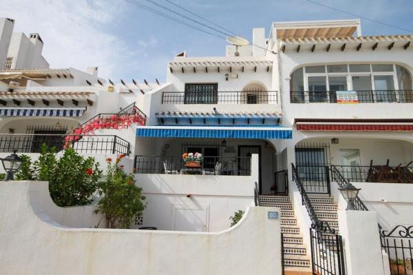 Chalet adosado en Calle Ruperto Chapi, 513, Villamartín, Orihuela photo 1