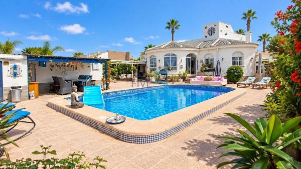 Chalet independiente en venta en Casa o chalet en La Siesta - El Salado - Torreta, Torrevieja, Torrevieja
photo 1