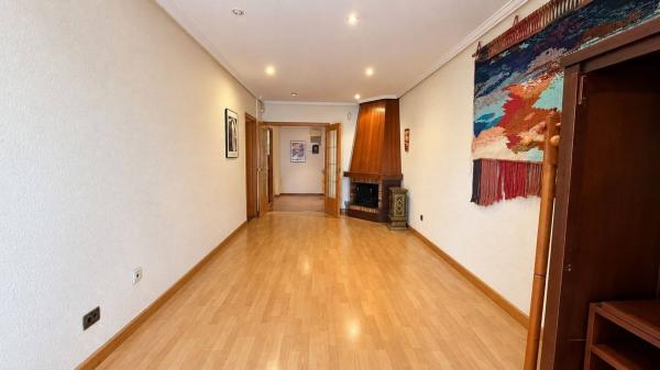 Sprzedaż mieszkania w Piso en Calle Antonio Machado, Reina Victoria-Miguel Hernández, Elche / Elx, Elche / Elx
 photo 1