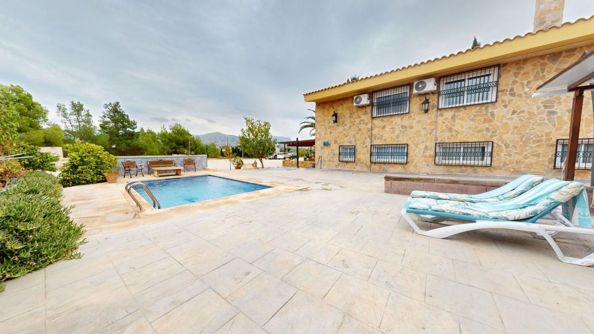 Properties for sale and rent in Spain photo 2