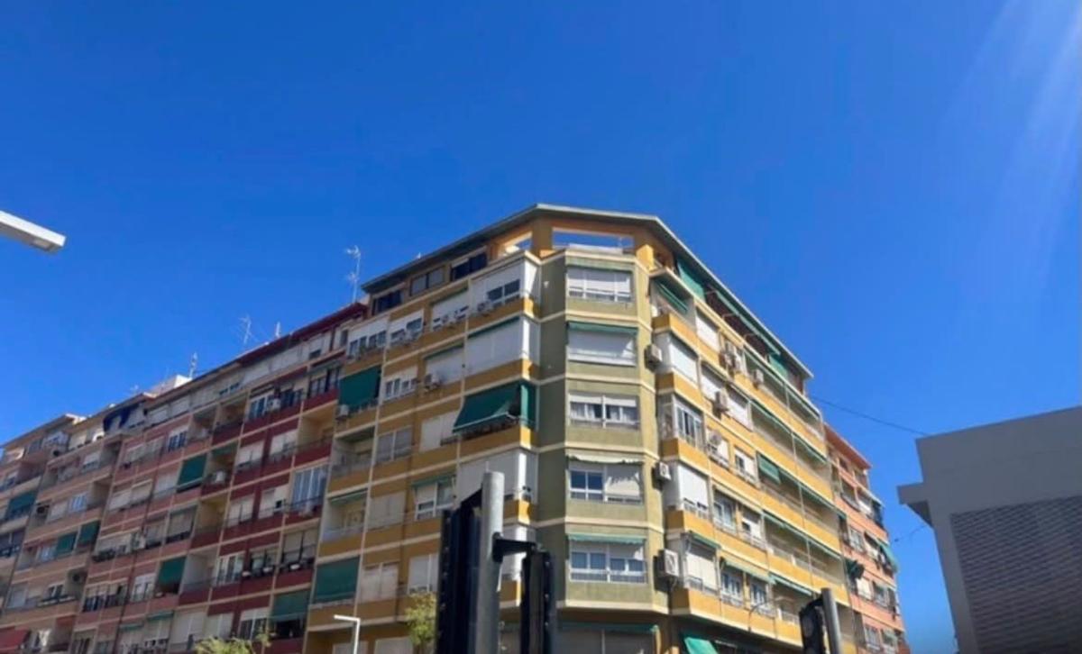 Sale of apartment in Piso en Avenida del Padre Esplá, Plà del Bon Repòs-La Goteta, Alicante / Alacant, Alicante
photo 1