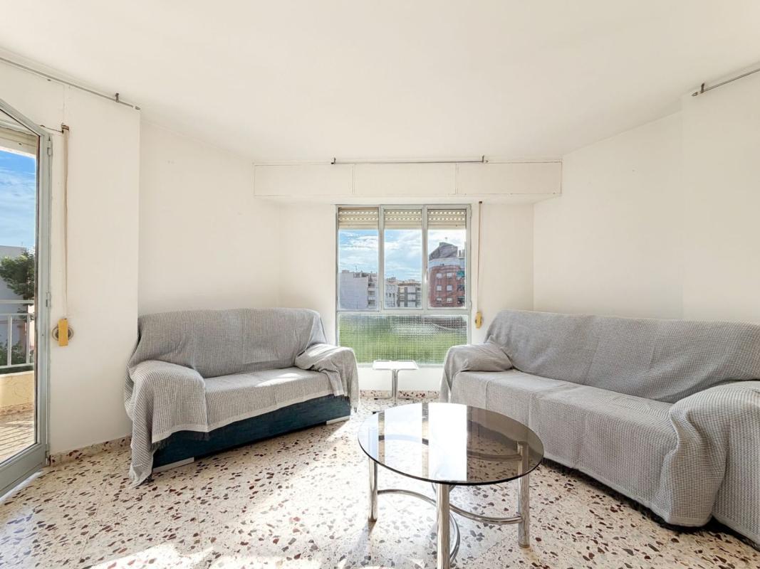 Sale of apartment in Piso en Campello Pueblo, El Campello, El Campello
photo 2