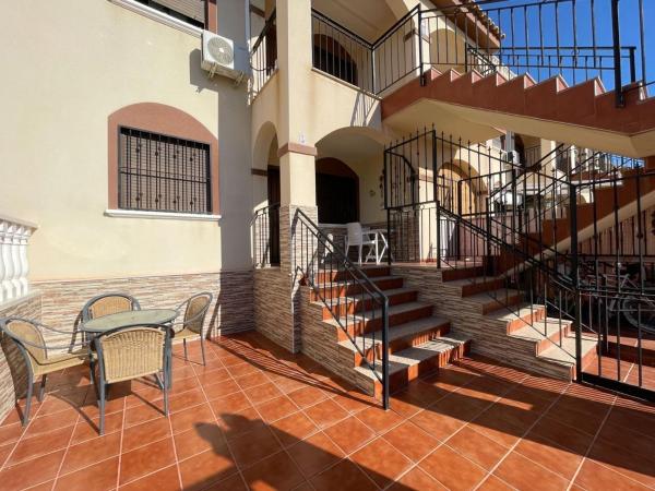 Venta de piso en Piso en Calle silvia Martinez Santiago, 25, Parque Acuático - Sector 25, Torrevieja, Torrevieja
 photo 2
