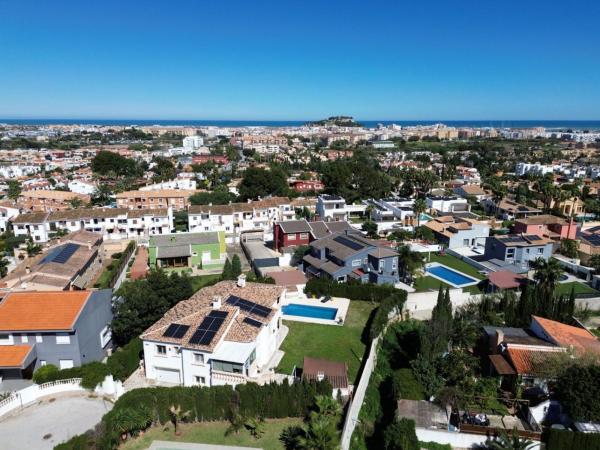 Частный шале на продаже в  Casa o chalet en El Montgó, Denia, Дения photo 3