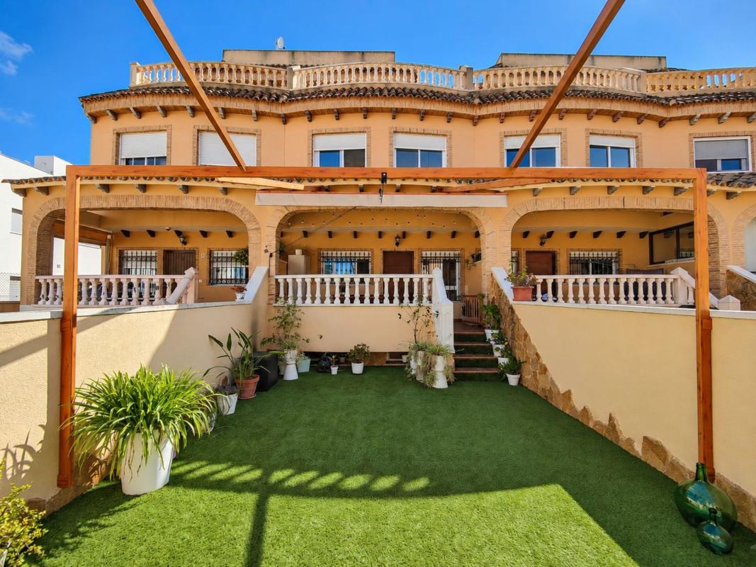 Venta de chalet independiente en Casa o chalet en Urbanizaciones, Guardamar del Segura, Guardamar del Segura
photo 2