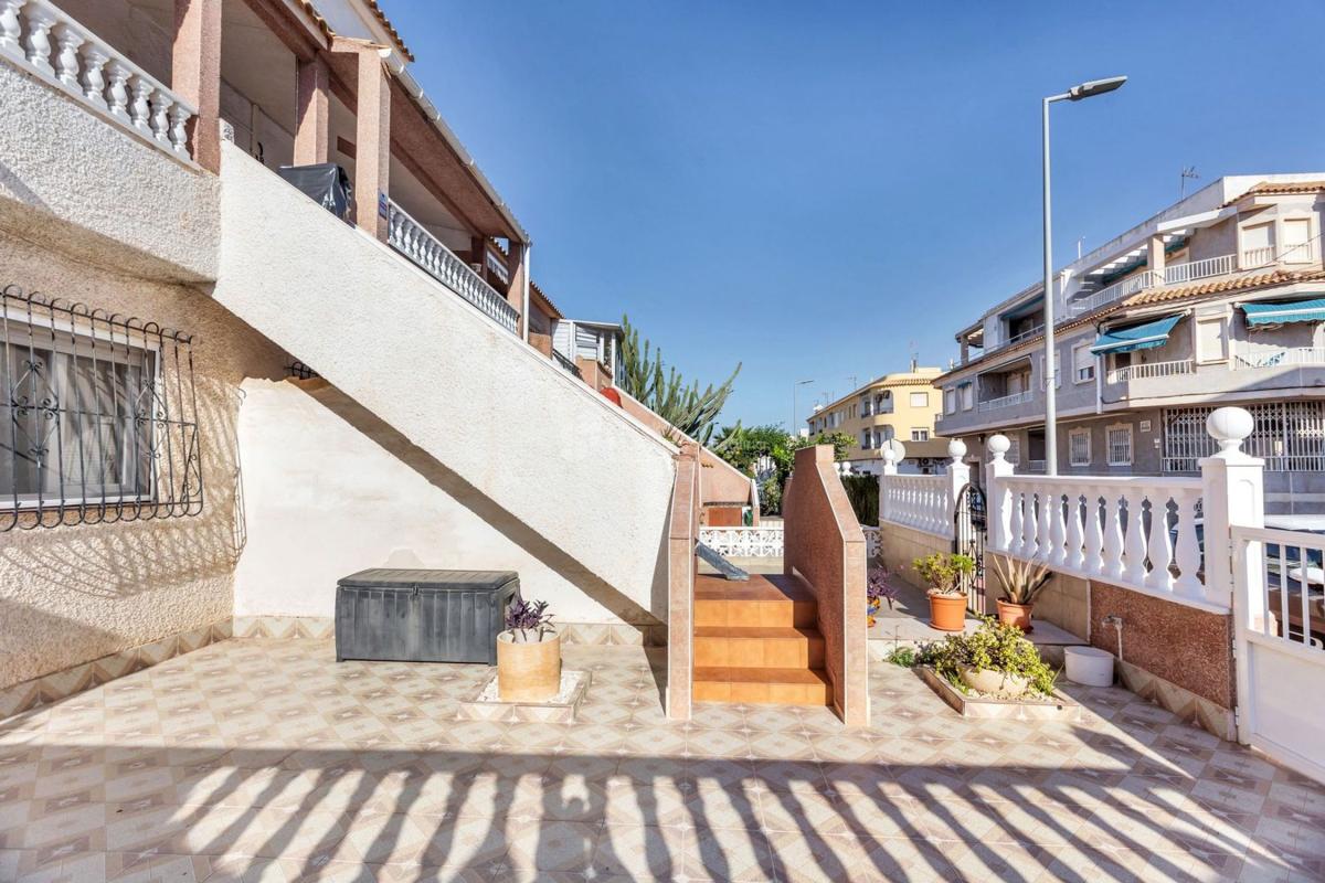 Sprzedaż mieszkania w Piso en Calle Montesinos, Playa de los Náufragos, Torrevieja, Torrevieja
photo 5