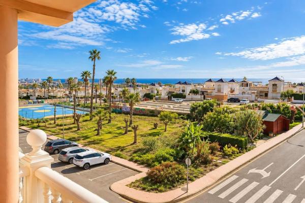 Продажа квартиры на Piso en Urbanización los Altos, Los Balcones - Los Altos del Edén, Torrevieja, Торревьеха
thumbnail 2