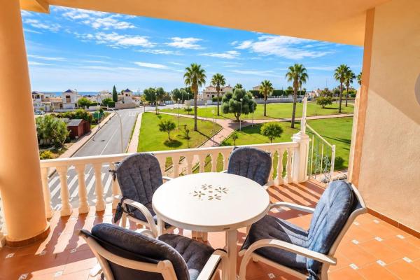 Продажа квартиры на Piso en Urbanización los Altos, Los Balcones - Los Altos del Edén, Torrevieja, Торревьеха
thumbnail 3