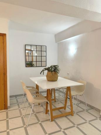 Продажа квартиры на Piso en Calle San Pablo, 1, Carolinas Altas, Alicante / Alacant, Аликанте / Алакант
 photo 1