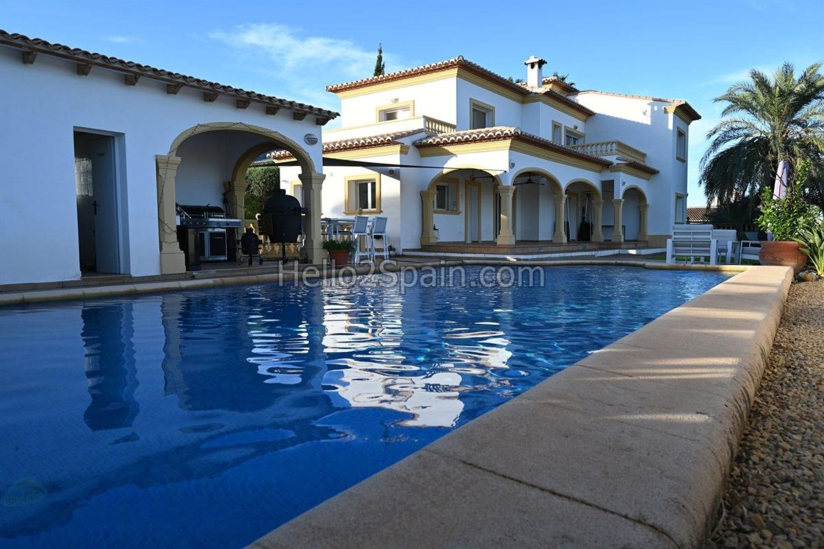 Propiedades en venta y alquiler en España photo 1