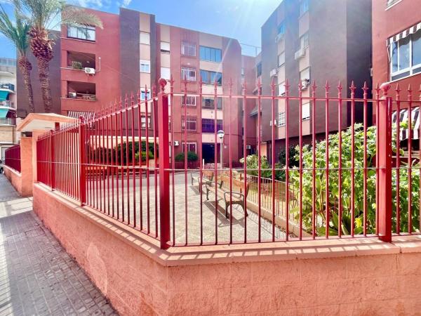 Продажа квартиры на Piso en Carolinas Altas, Alicante / Alacant, Аликанте / Алакант
 photo 1