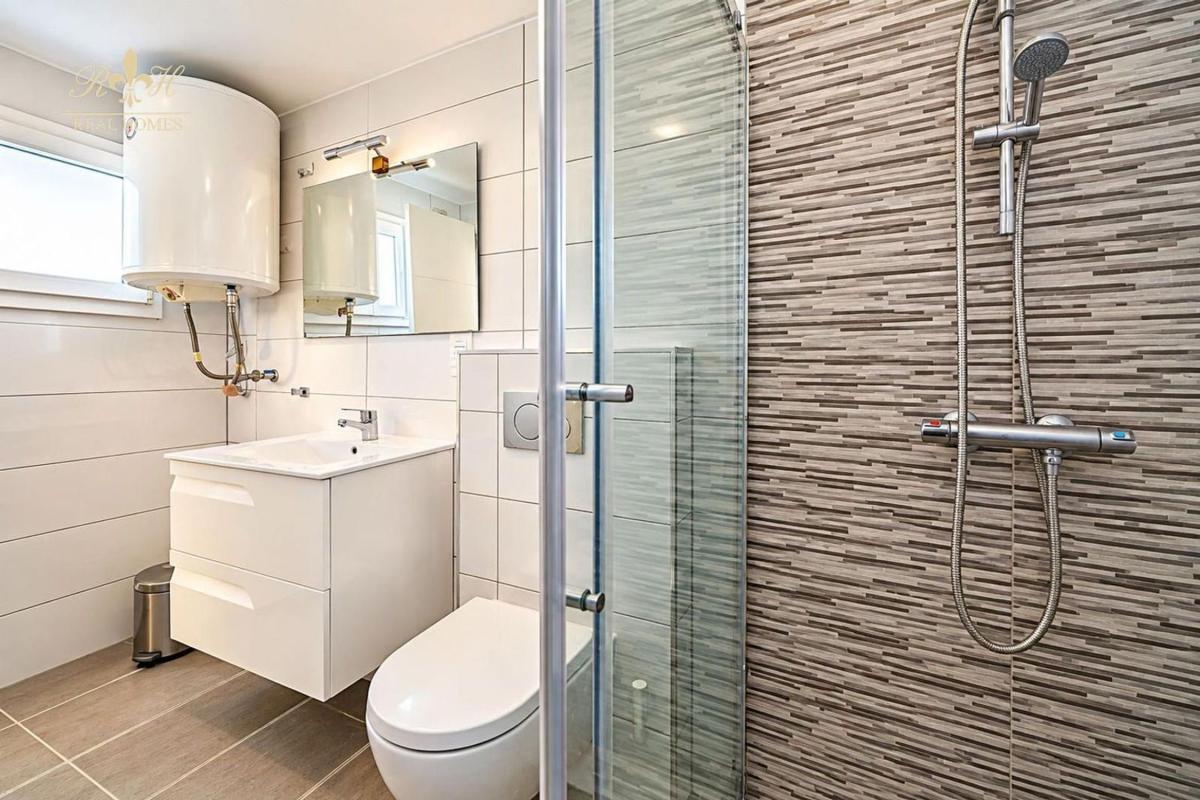 Properties for sale and rent in Spain photo 4