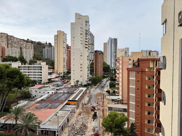 Продажа квартиры на Piso en Avenida de Roma, Zona Sierra Helada, Benidorm, Бенидорм
thumbnail 2