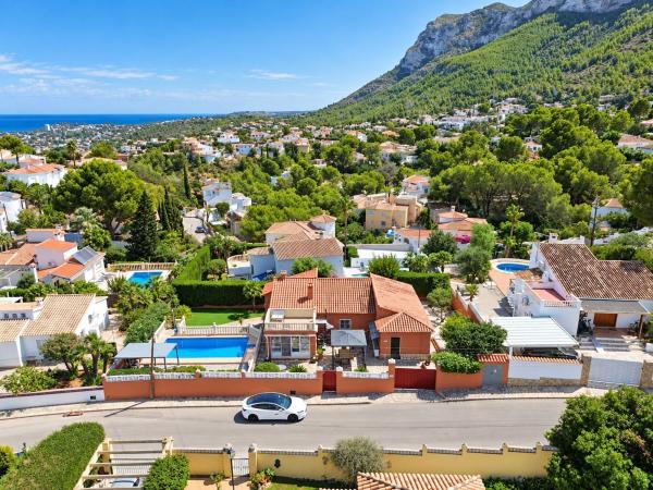 Chalet wolnostojący na sprzedaż w Casa o chalet en La Xara - La Sella - Jesús Pobre, Denia, Dénia photo 1